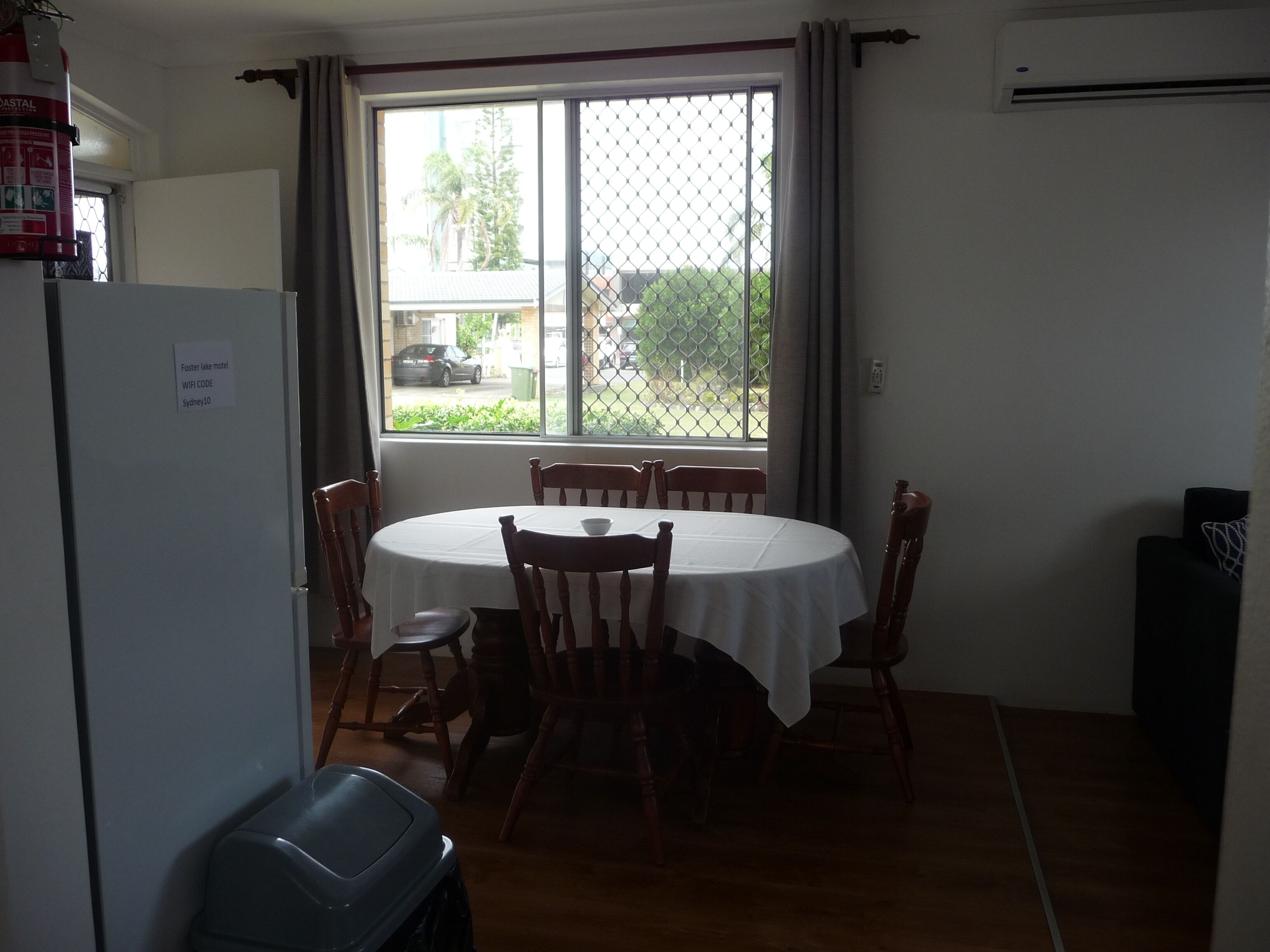 Family Single Room | Desk, laptop workspace, iron/ironing board, free WiFi