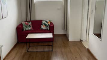 Deluxe-Zimmer (Queen) | Schreibtisch, laptopgeeigneter Arbeitsplatz, Bügeleisen/Bügelbrett