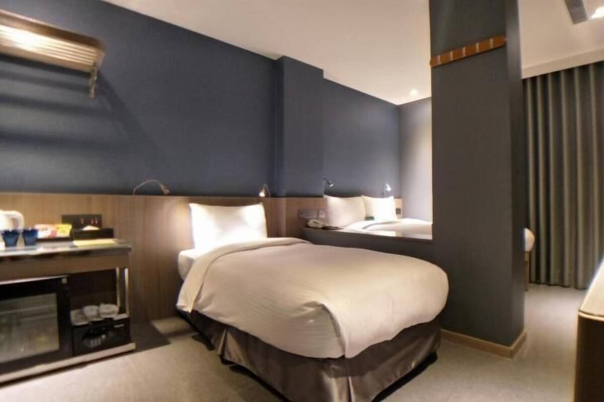 Minibar, in-room safe, WiFi, wheelchair access