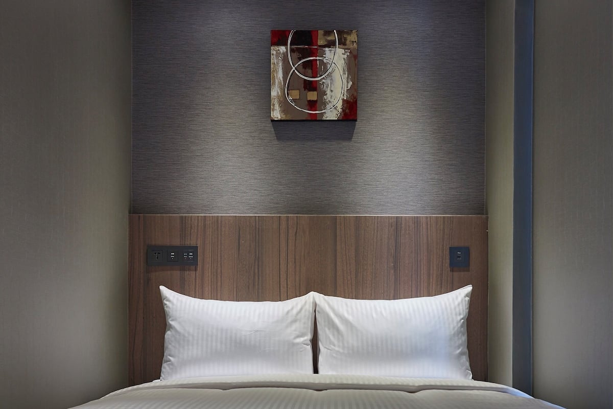 Down duvets, free minibar, in-room safe, iron/ironing board