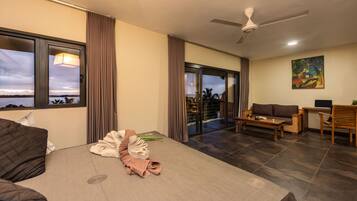 2.Deluxe VIP Mountain & Ocean Front View | Minibar, in-room safe, desk, blackout drapes
