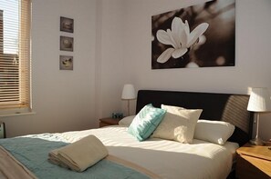 Apartment, 2 Bedrooms (The Courtyard 2) | 1 bedroom, iron/ironing board, cribs/infant beds, free WiFi - The Courtyard (Windsor)