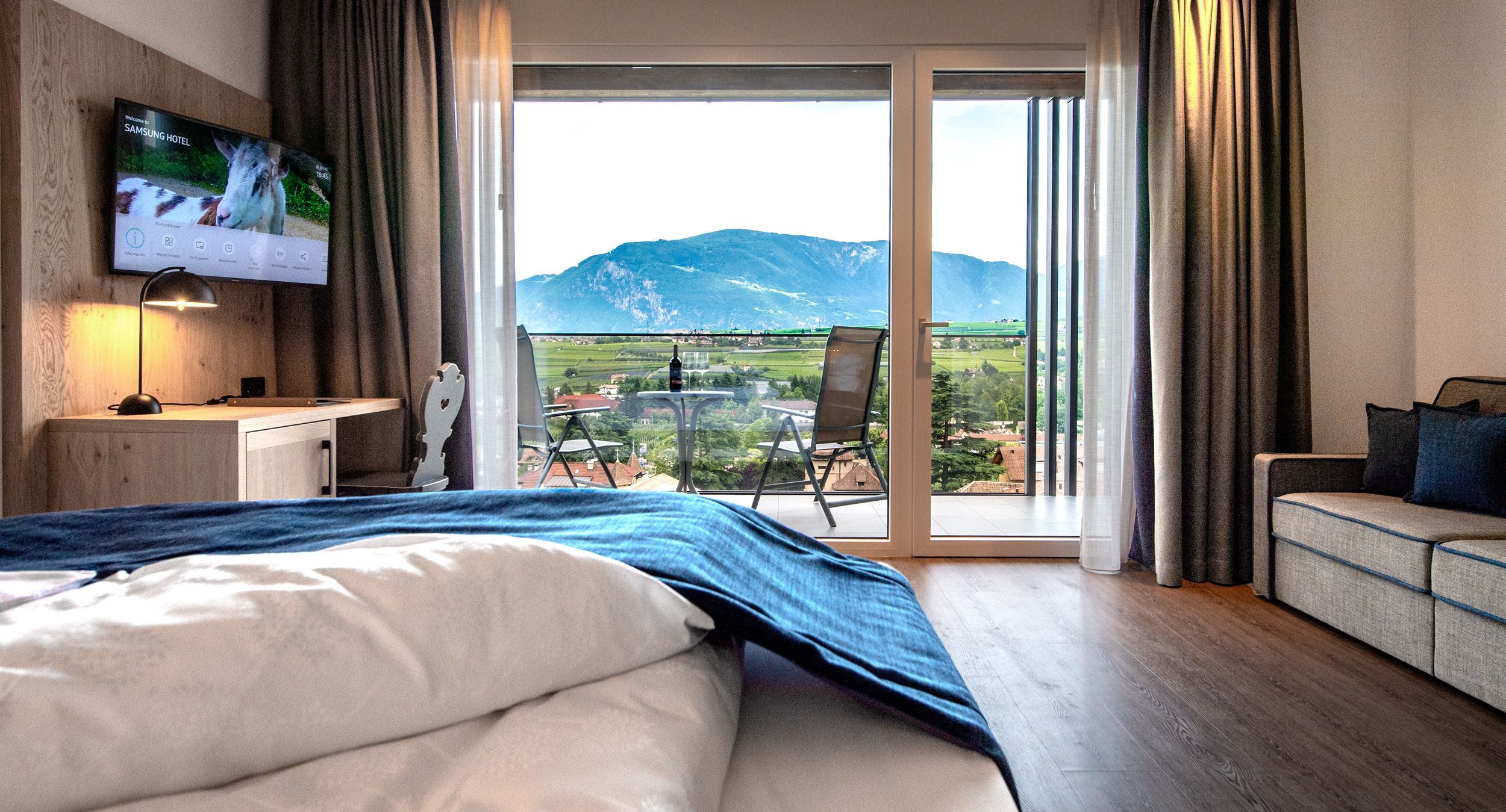 Junior-Suite (Pinova) | Zimmersafe, Schreibtisch, Verdunkelungsvorhänge, Babybetten