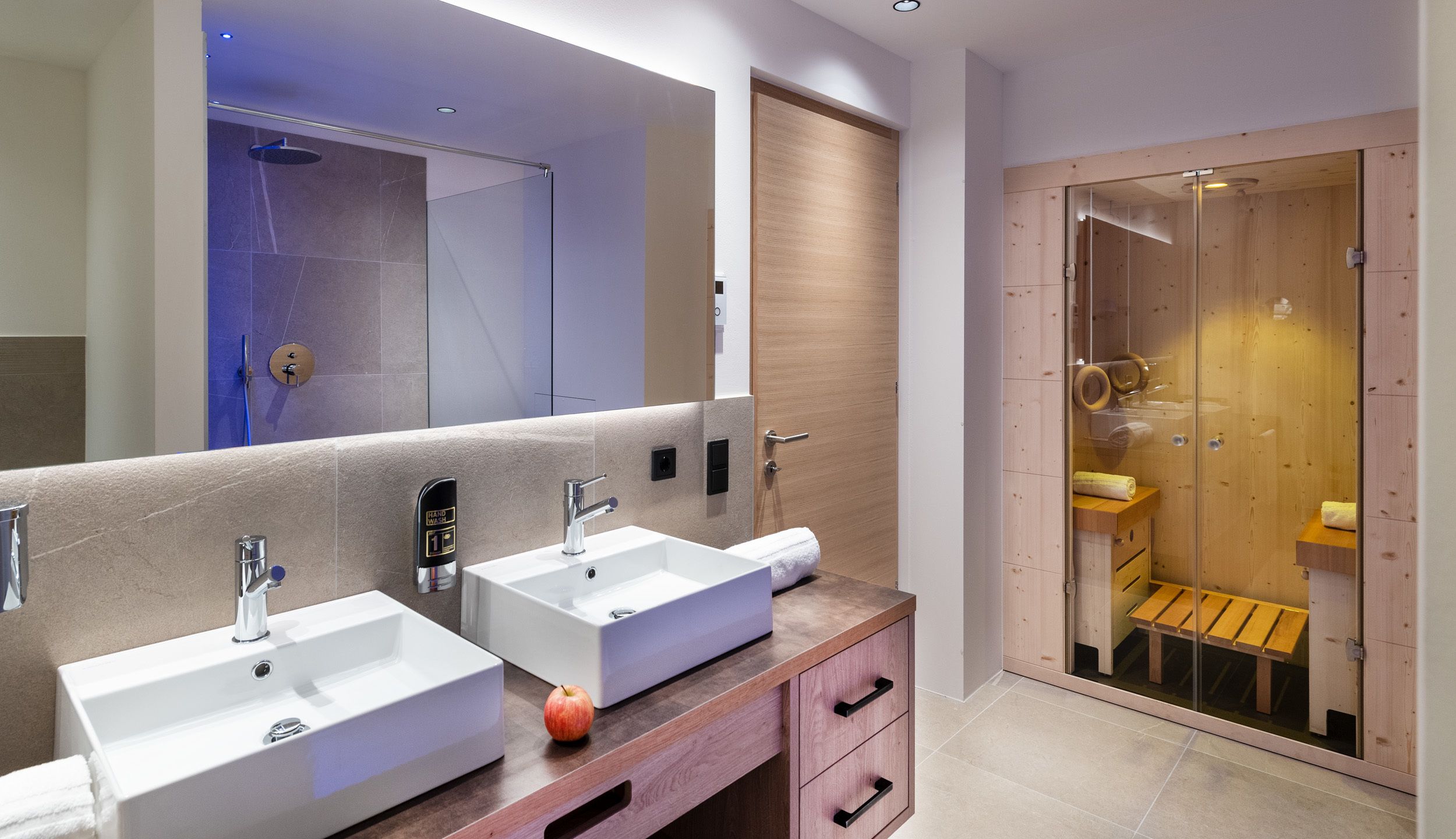 junior suite (braeburn) | bathroom | free toiletries, hair dryer, bathrobes, slippers