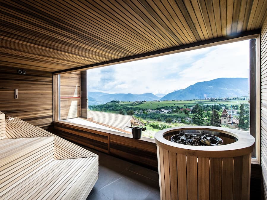 Sauna, Turkish bath/hammam, 1 treatment room, manicures and pedicures