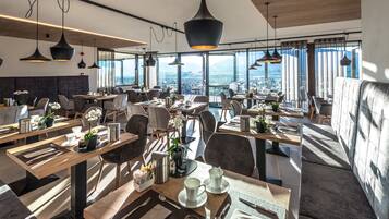 Tägliches inbegriffenes Frühstücksbuffet