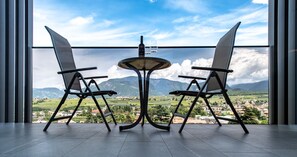 Habitación doble Deluxe (Vernatsch) | Caja de seguridad en la habitación, escritorio y cortinas blackout 