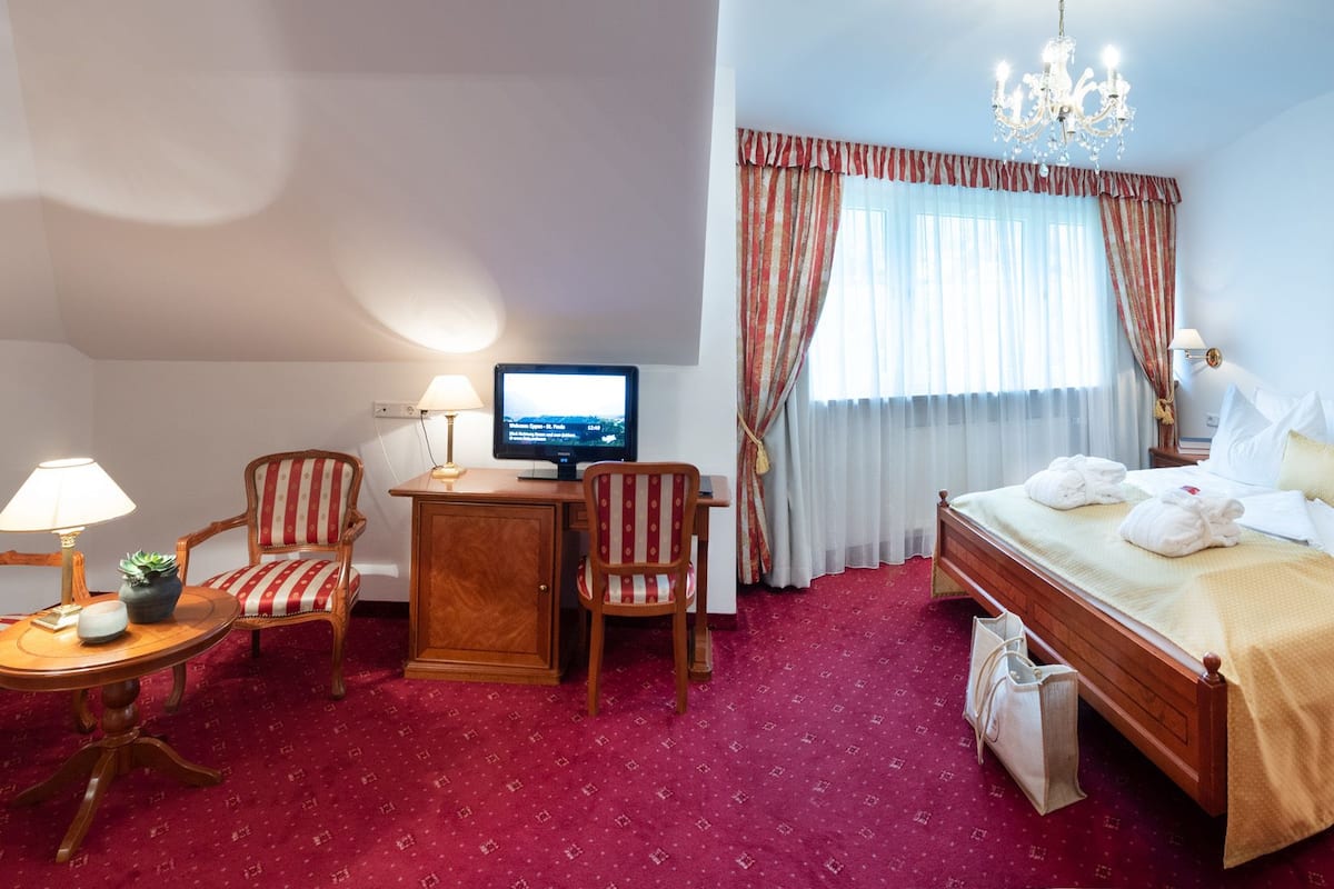 Chambre Double Confort (Riesling) | Coffres-forts dans les chambres, bureau, rideaux occultants