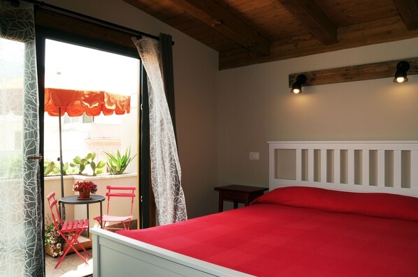 Frette Italian sheets, premium bedding, down comforters, pillowtop beds - TerraSole Bakery B&B (Terrasini)