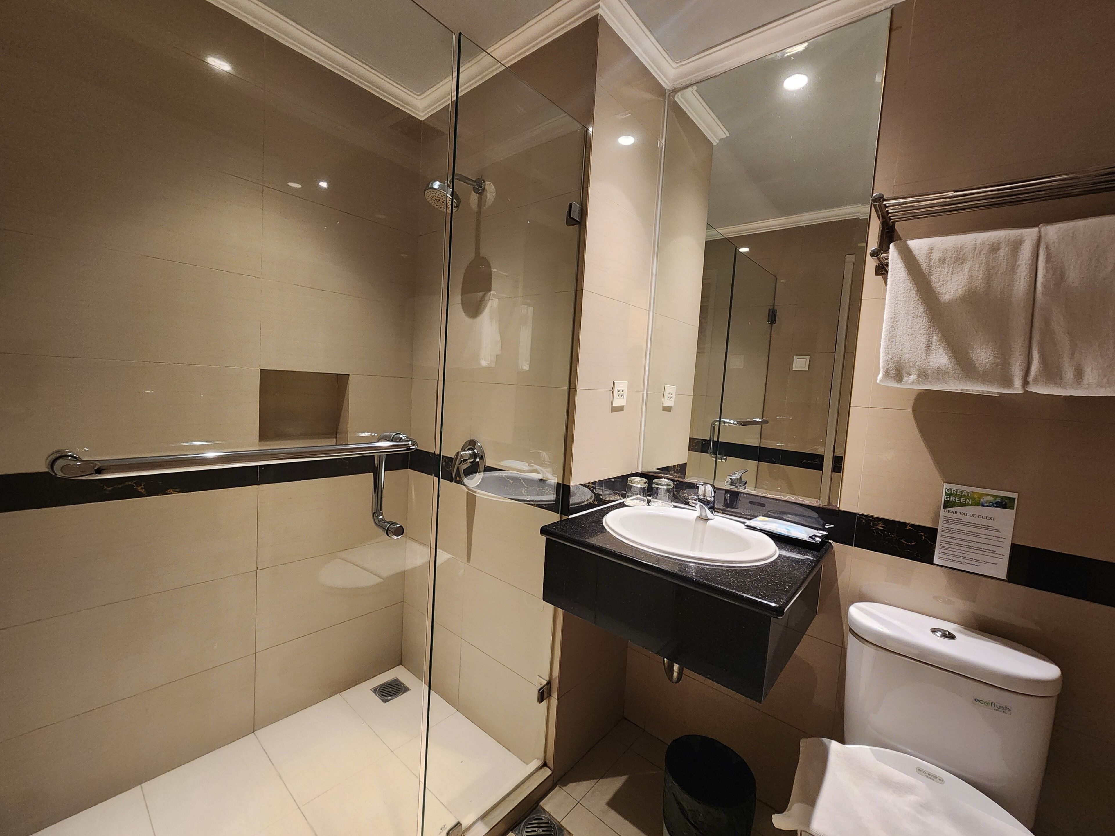 Photo - Grand Paragon Hotel