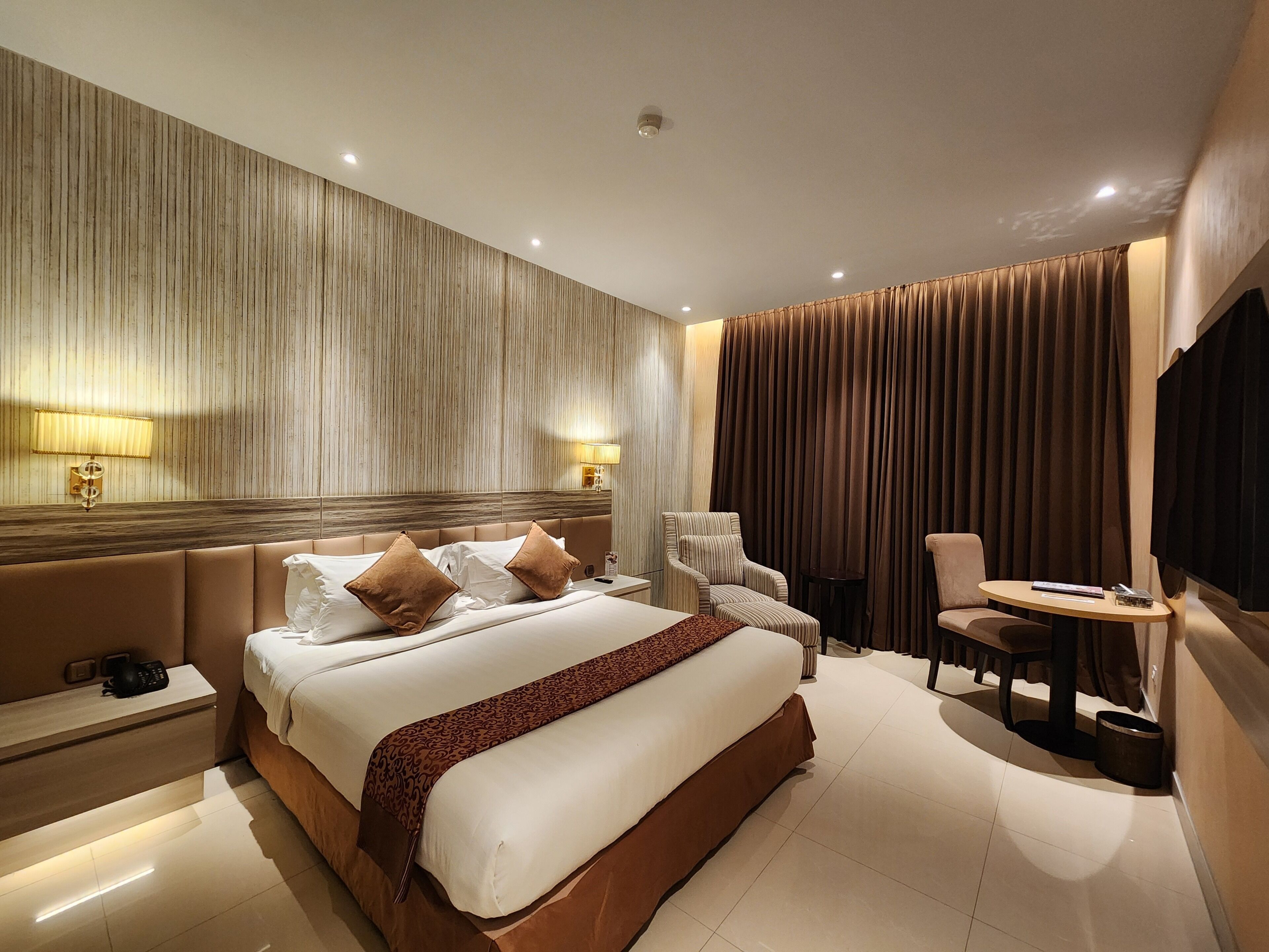 Photo - Grand Paragon Hotel