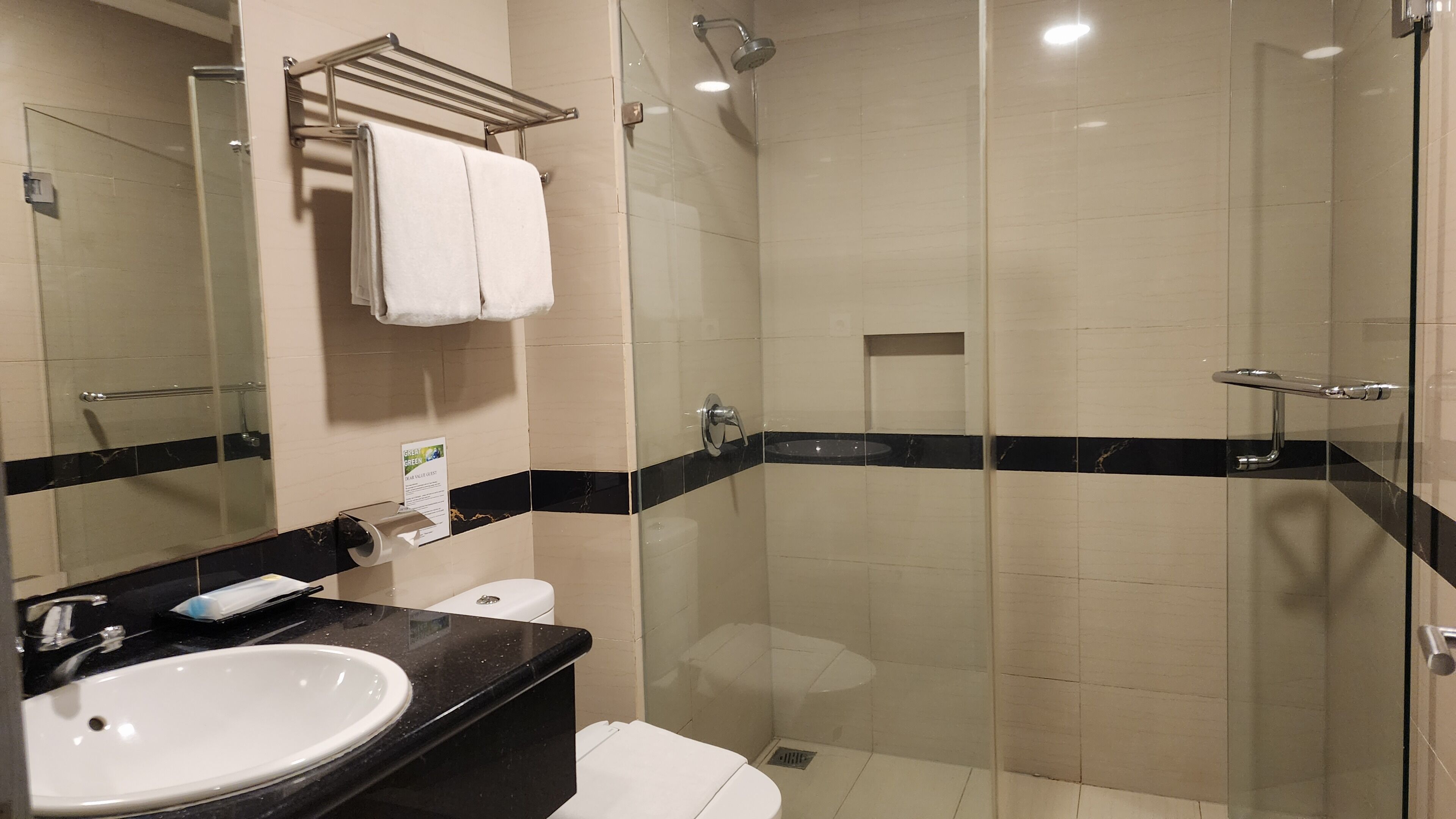 Photo - Grand Paragon Hotel