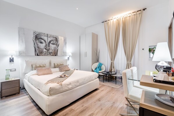 Phòng Suite, bồn tắm nước nóng | Bộ đồ giường cao cấp, chăn bông 