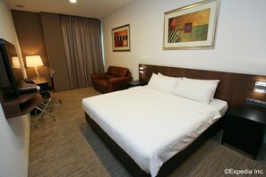 Superior Room | In-room safe, desk, free WiFi - THE Arena Country Club (Singapore)