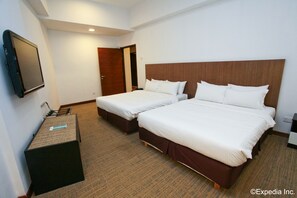 In-room safe, desk, free WiFi - THE Arena Country Club (Singapore)