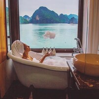 Separate tub and shower, deep soaking tub, rainfall showerhead