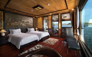 Hypo-allergenic bedding, minibar, in-room safe, blackout curtains - V'Spirit Cruises (Ha Long)