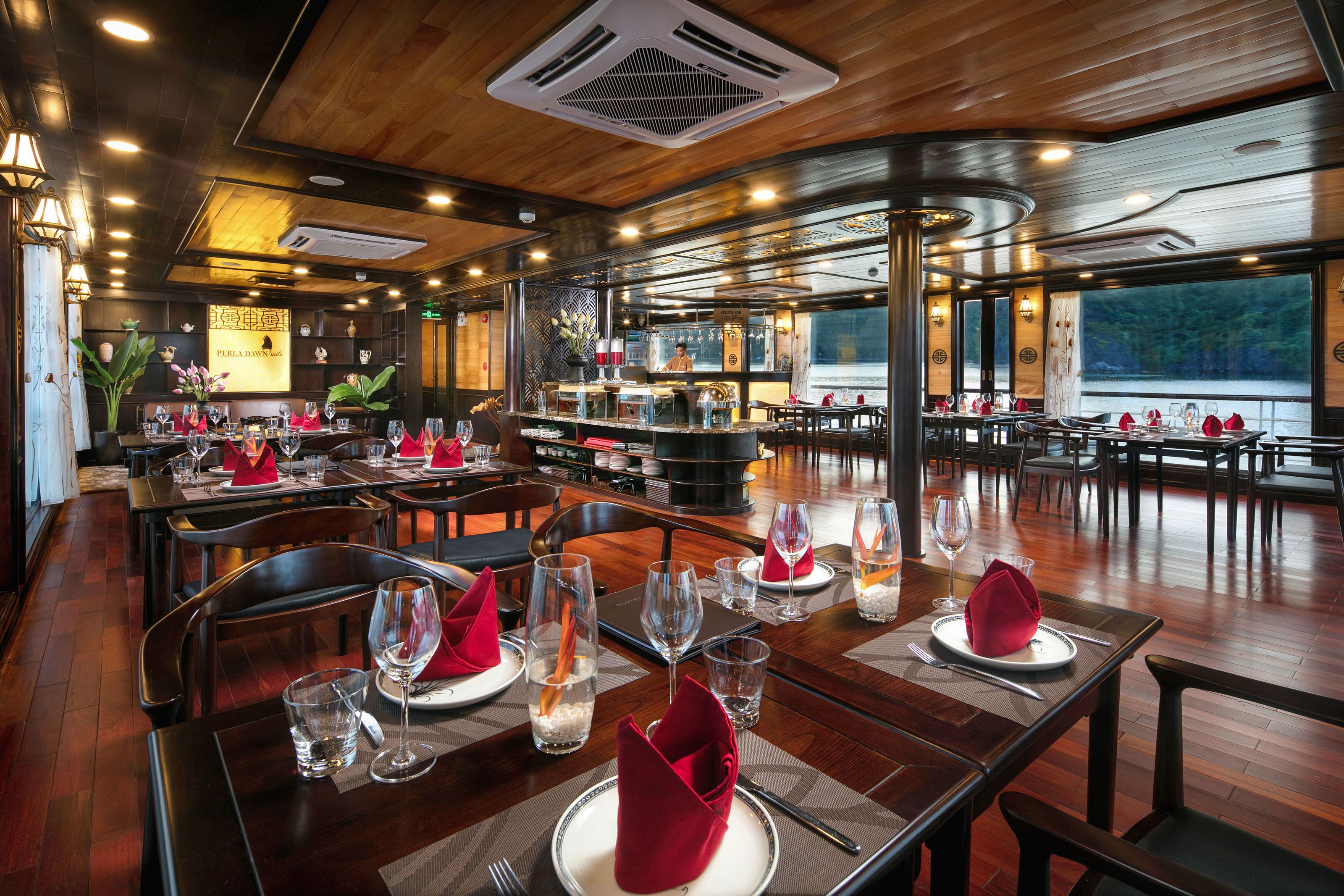 Breakfast, lunch, dinner served; Vietnamese cuisine 