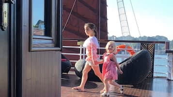 Children’s play area – outdoor