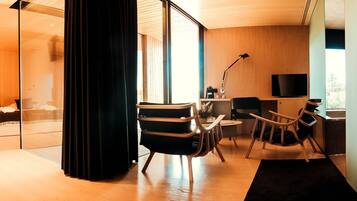 Minibar, in-room safe, desk, soundproofing
