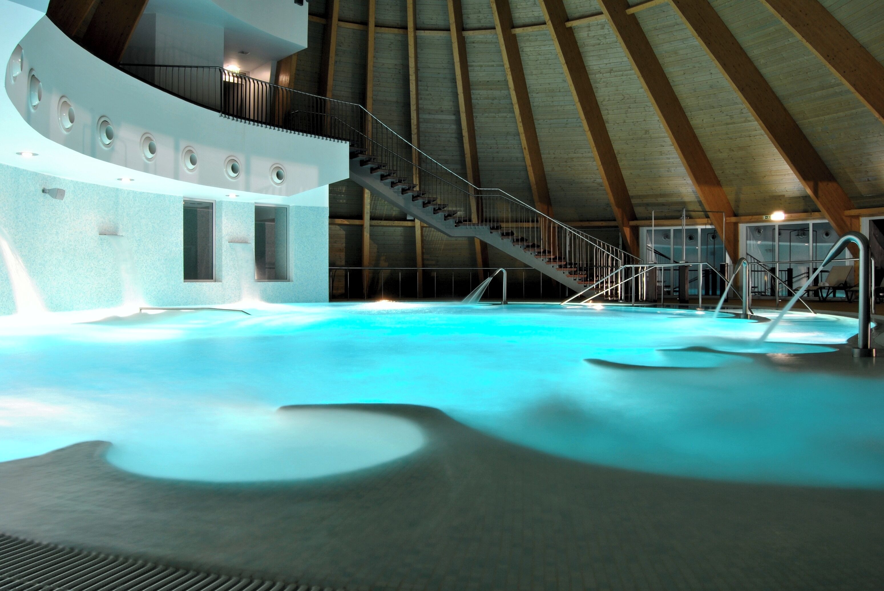Piscine intérieure