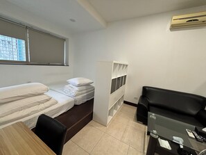 Individually furnished, blackout curtains, iron/ironing board, free WiFi - Taipei Happy Home (Taipei)