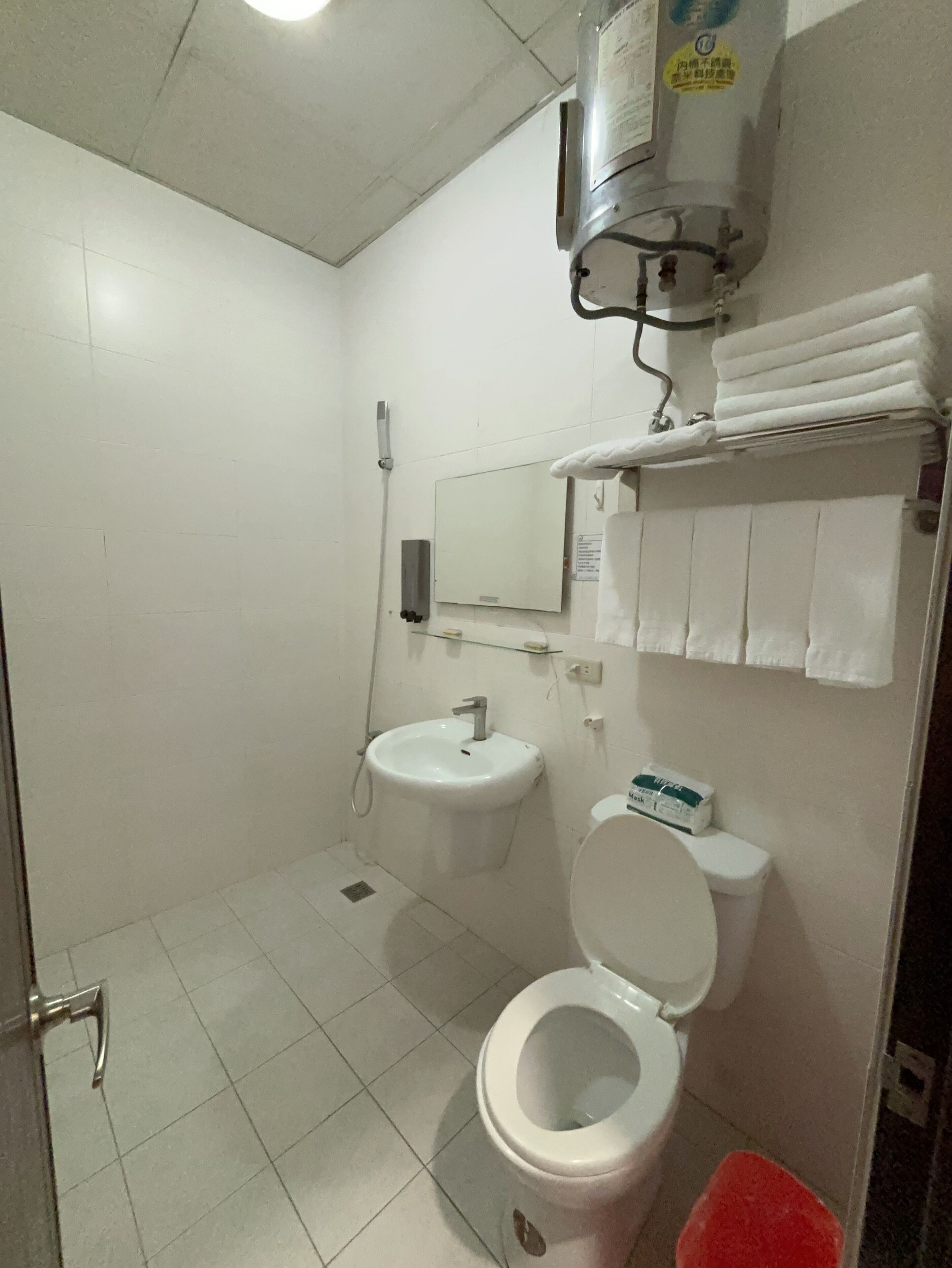 standard quadruple room, 2 double beds, non smoking | bathroom | shower, rainfall showerhead, free toiletries, hair dryer