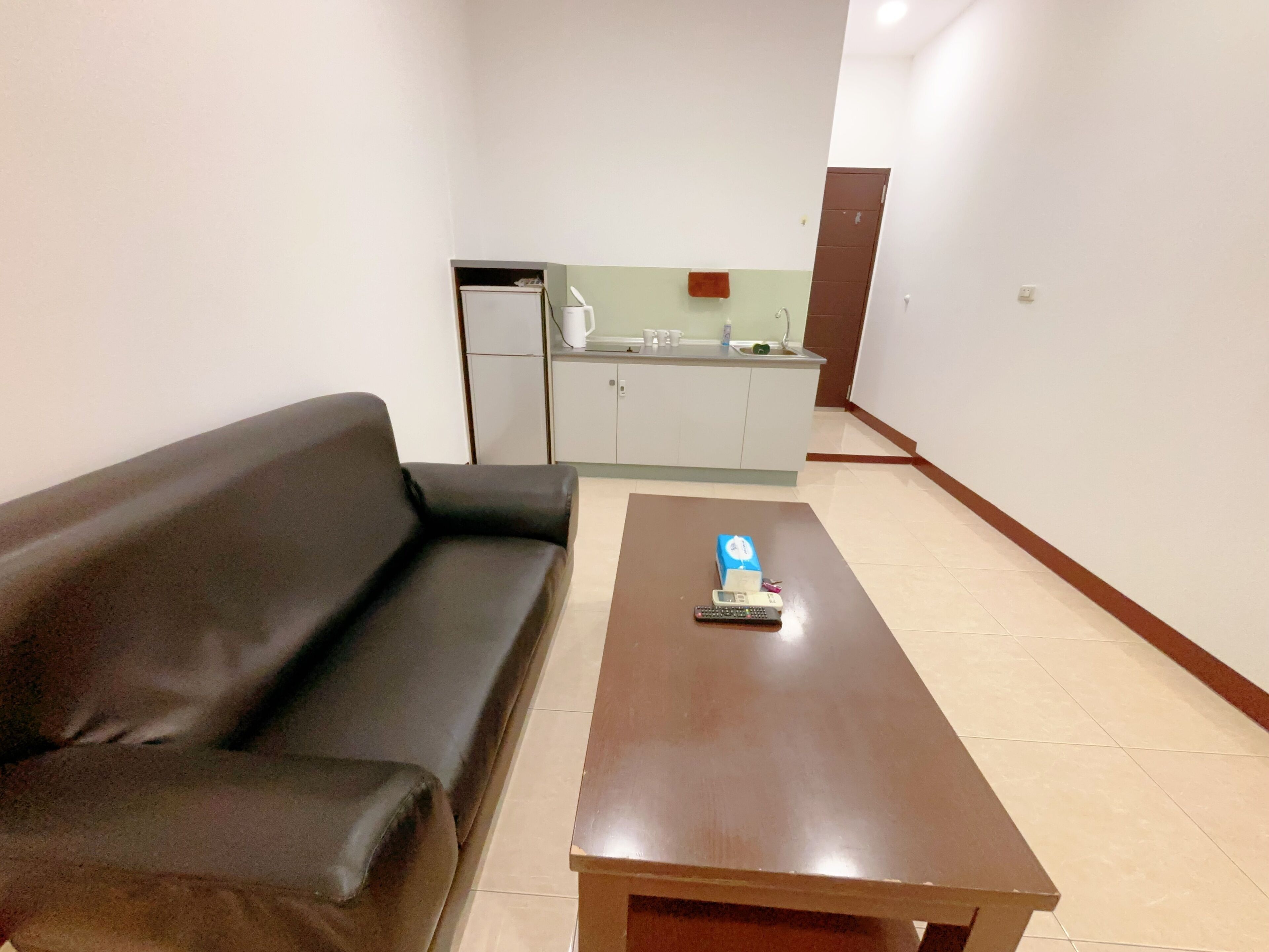 classic triple room | living area | 32-inch led tv with cable channels, tv