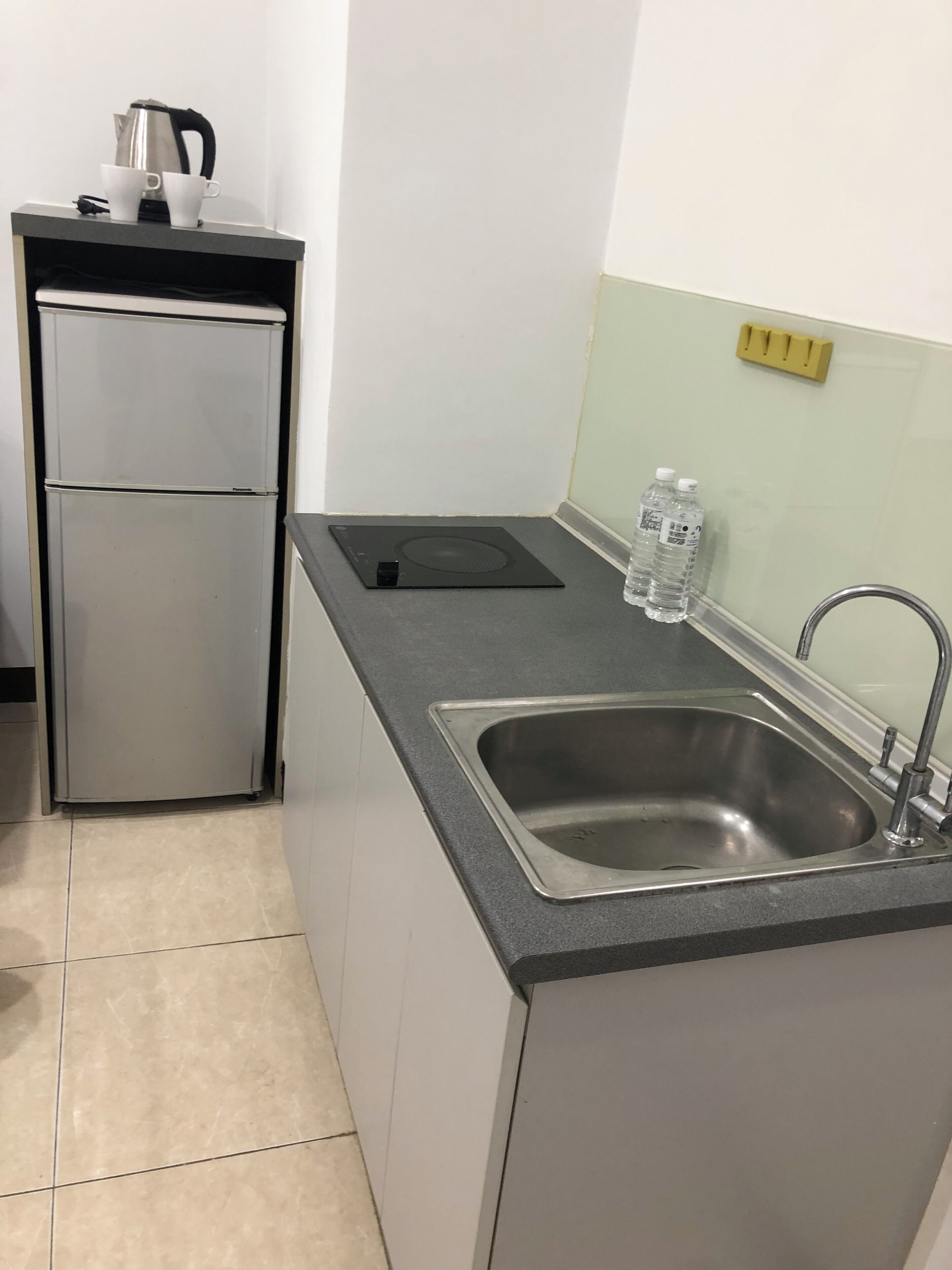 basic room, non smoking | private kitchen | fridge