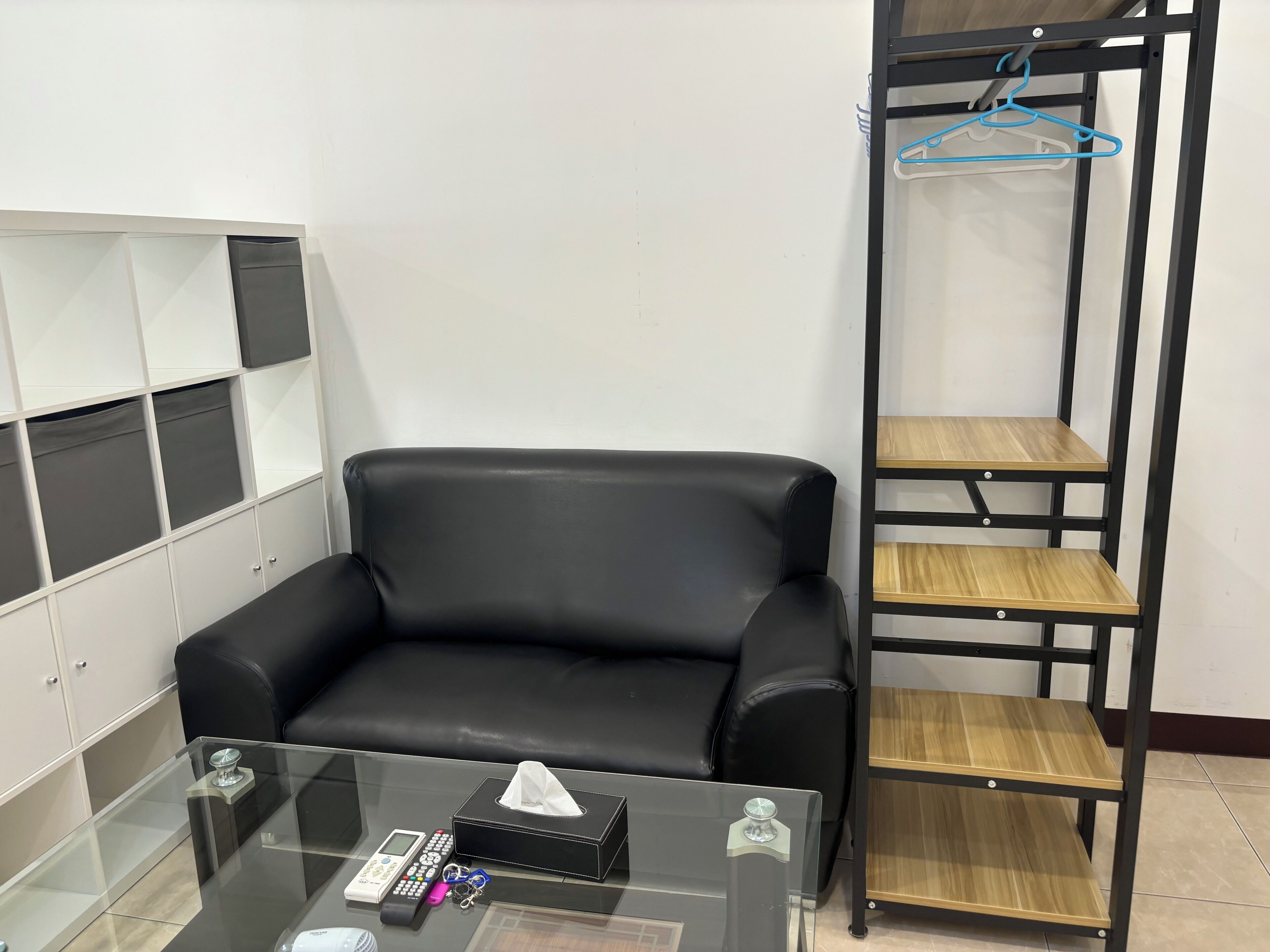 standard quadruple room, 2 double beds, non smoking | living area | 32-inch led tv with cable channels, tv