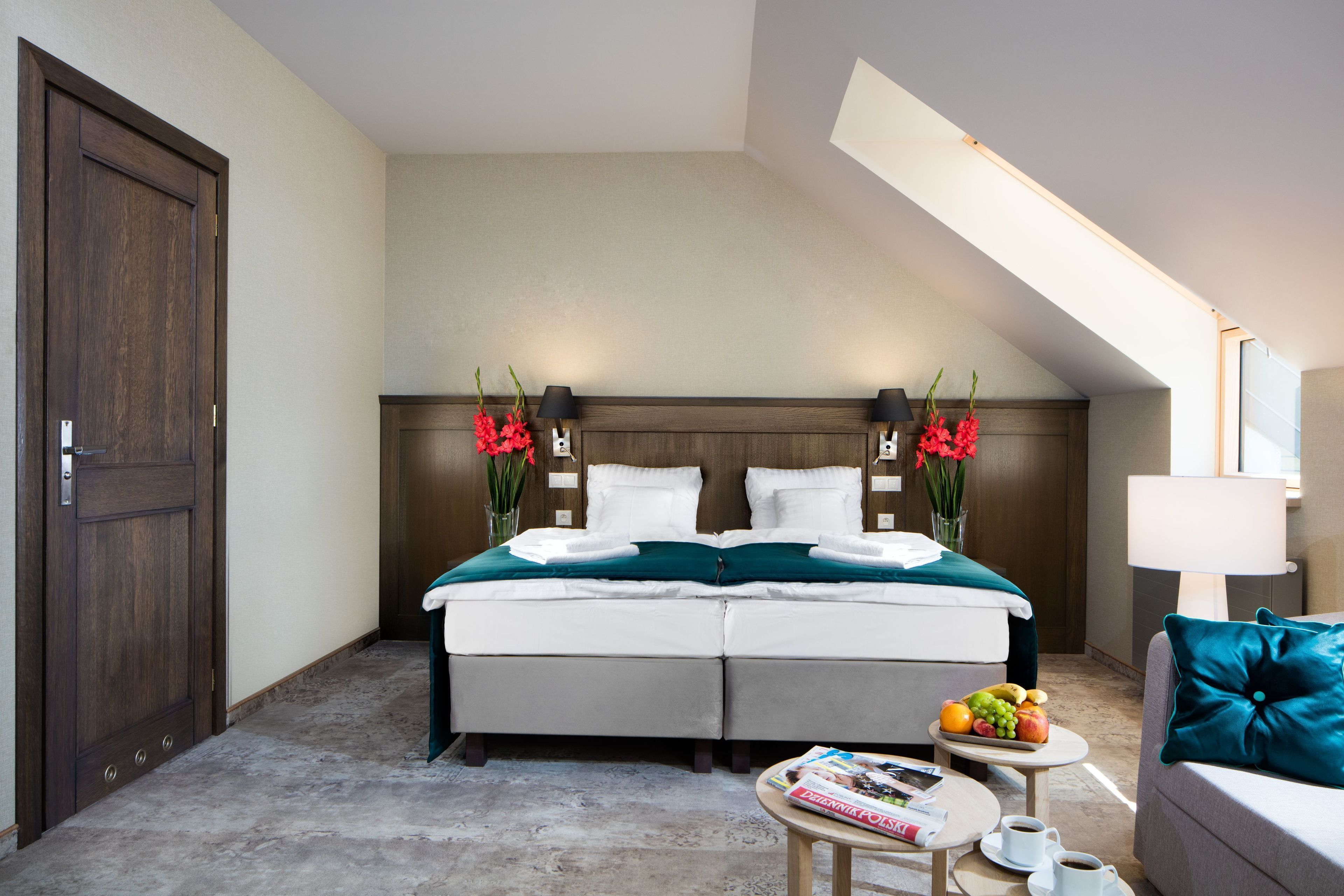 deluxe room, 1 bedroom, ensuite | 1 bedroom, down duvets, desk, laptop workspace