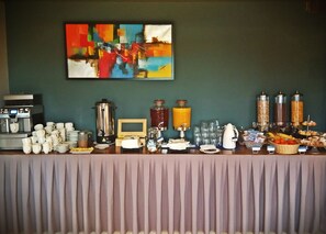 Daily buffet breakfast (PLN 50 per person) - Hotel Szary Residence (Michalowice)