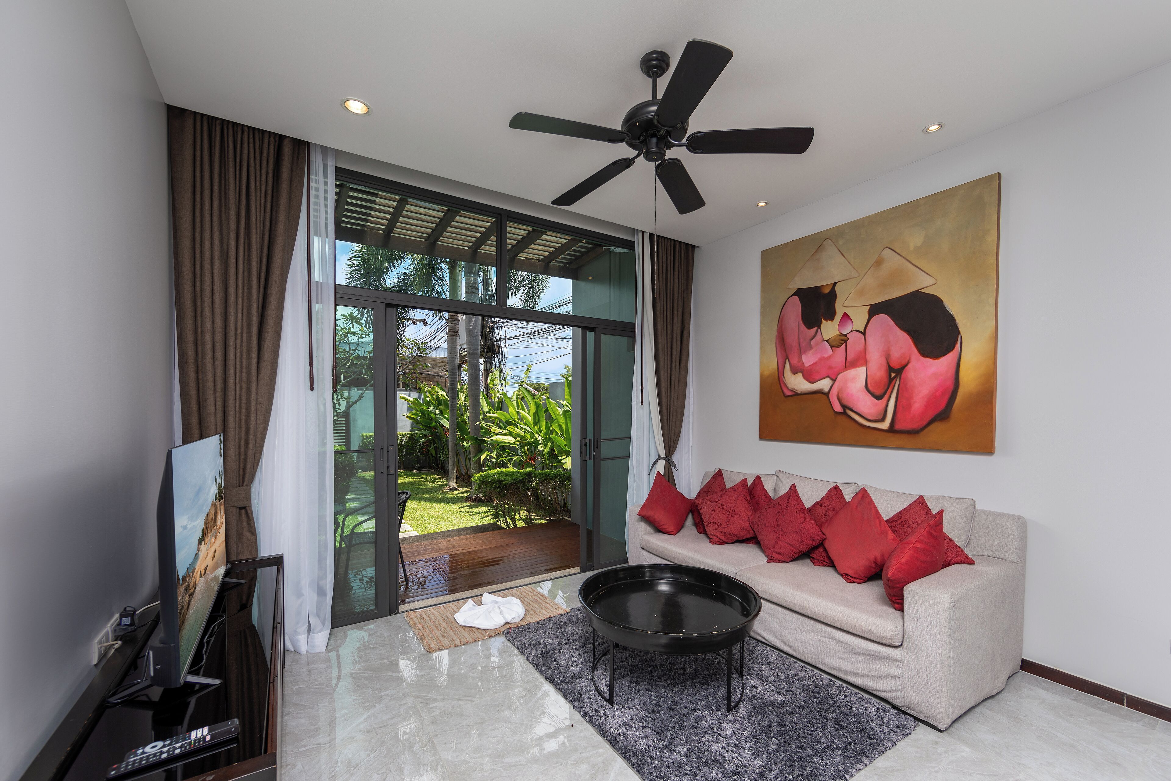 สแตนดาร์ดวิลล่า, 2 ห้องนอน, สระว่ายน้ำส่วนตัว | บริเวณนั่งเล่น | ทีวีจอพลาสมา, เครื่องเล่นดีวีดี