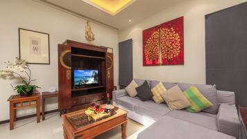 Villa Tradition, 3 chambres, piscine privée | Coin séjour | Télévisions à écran plasma, lecteur de DVD