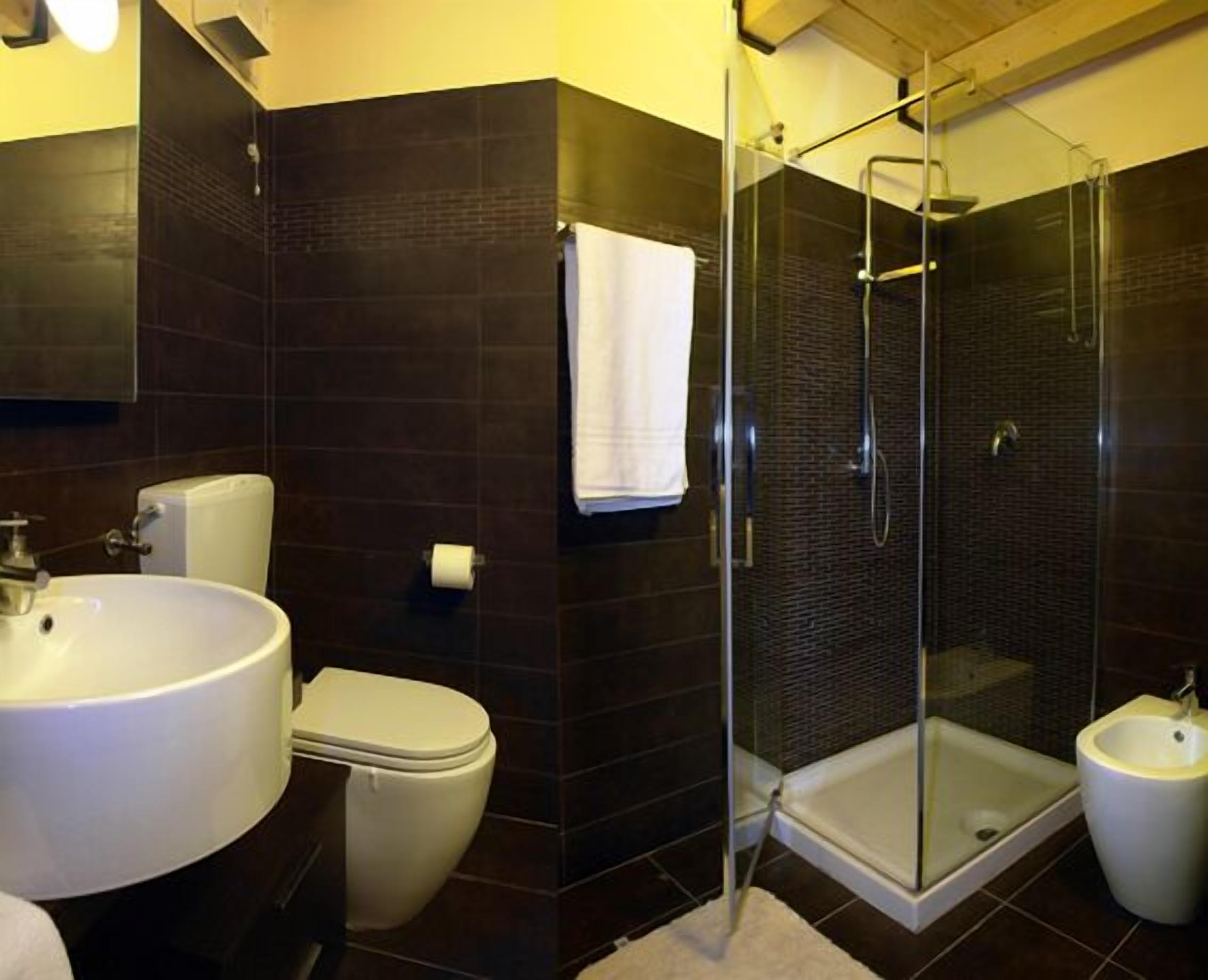 Monolocale (2 pax) | Bagno | Doccia, asciugamani