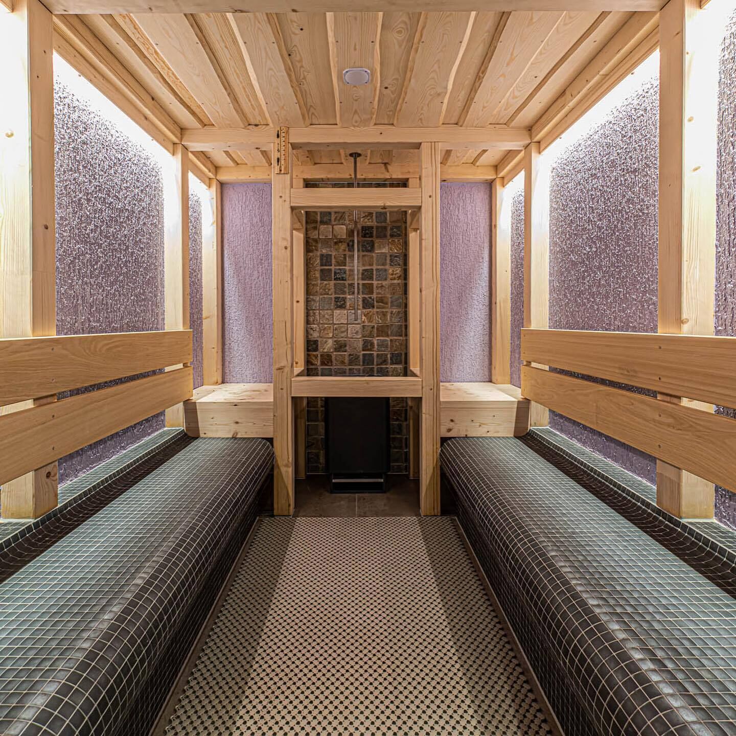 sauna, steam room, hot stone massages, sports massages, body scrubs