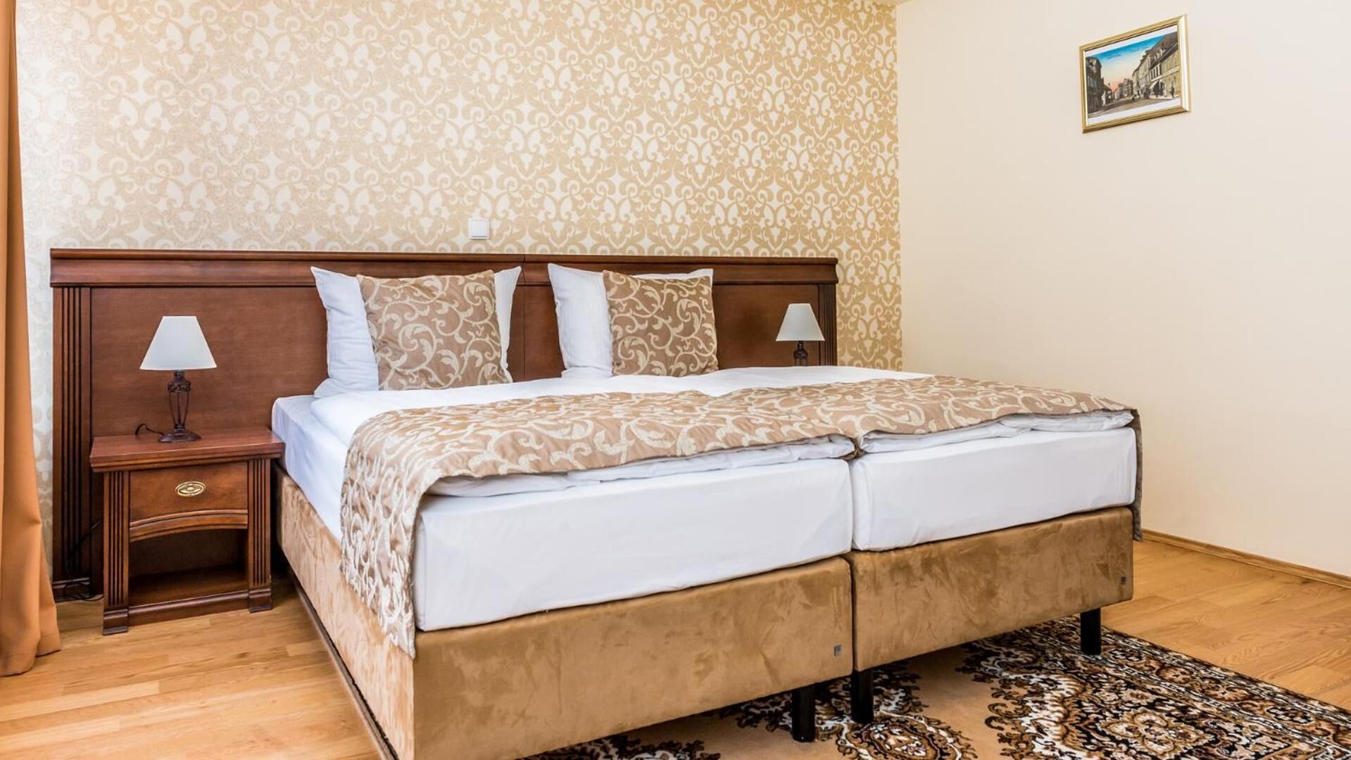 blackout curtains, free wifi, bed sheets