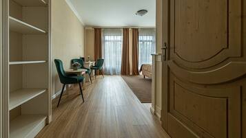 Superior Double or Twin Room | Blackout curtains, free WiFi, bed sheets