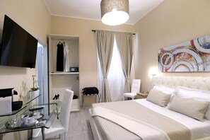 Superior Double Room | Minibar, in-room safe, desk, soundproofing - Town House 57 (Rome)