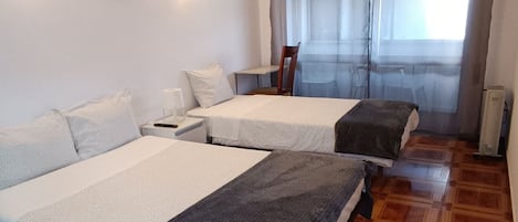 Trippelrum | BarnsÀngar och sÀngklÀder