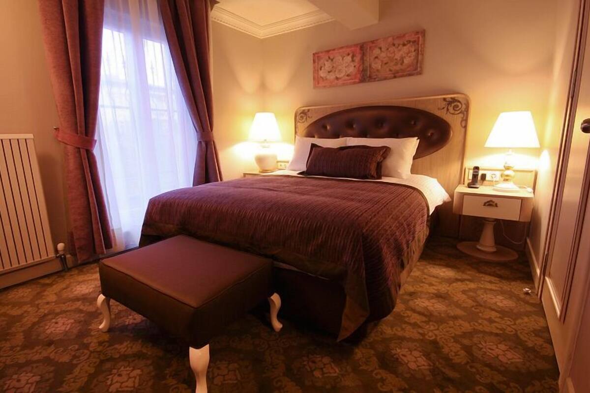 Minibar, värdeförvaringsskåp på rummet, skrivbord och gratis wi-fi