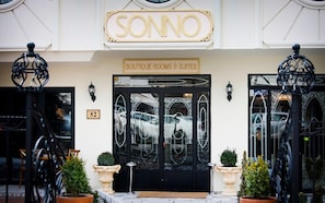 Entrada al alojamiento