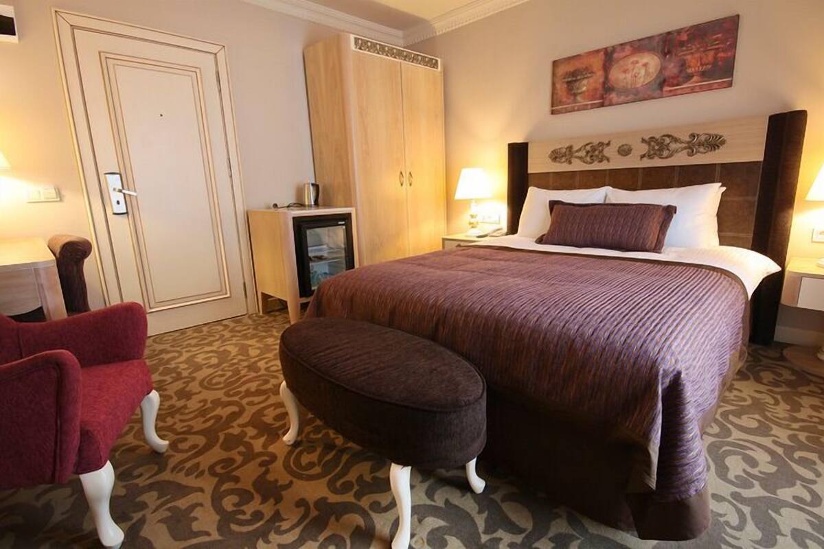 Minibar, värdeförvaringsskåp på rummet, skrivbord och gratis wi-fi