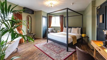 Family Double Room | Blackout drapes, iron/ironing board