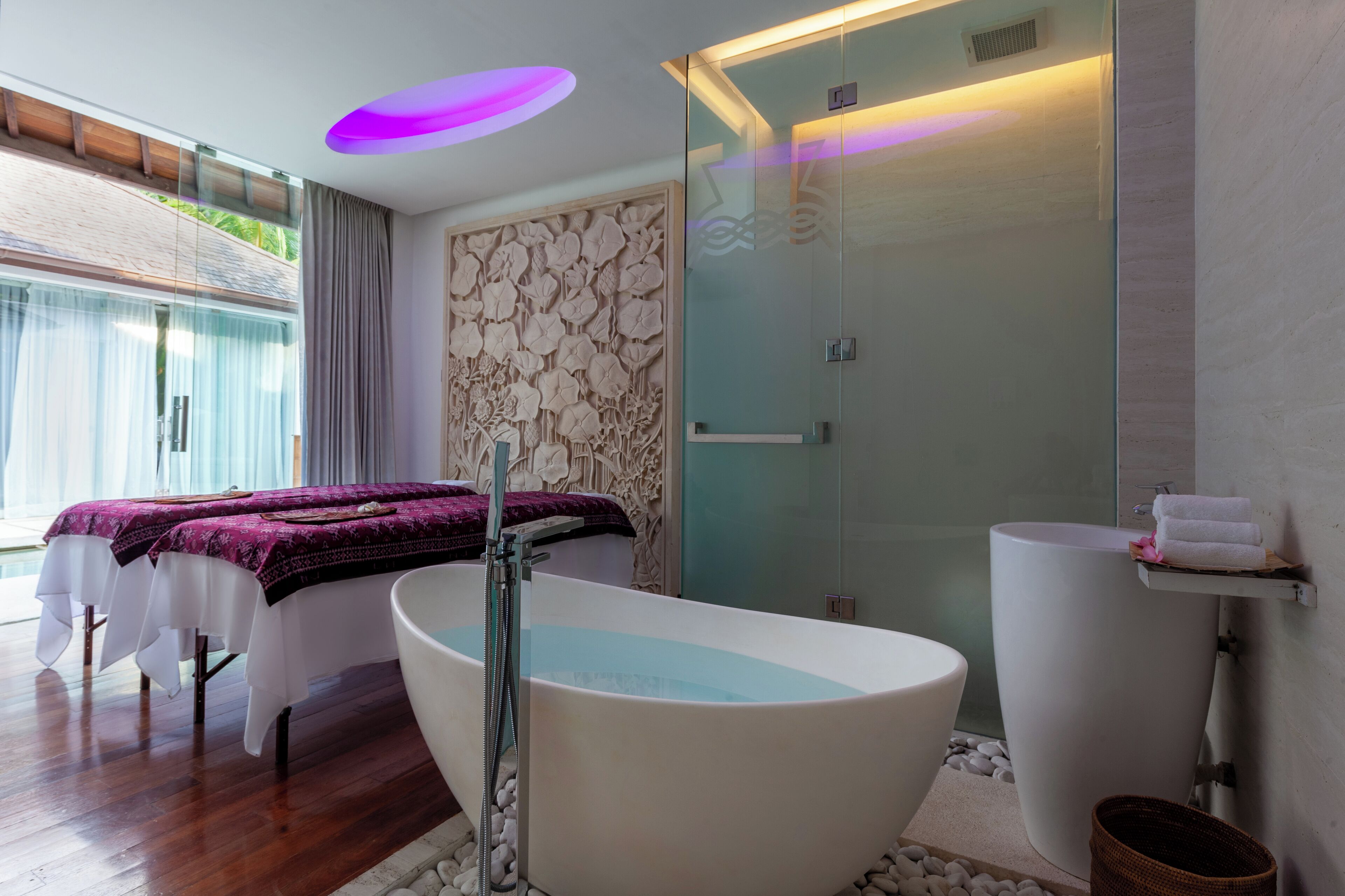 Salas de tratamiento para parejas, tratamientos corporales, aromaterapia