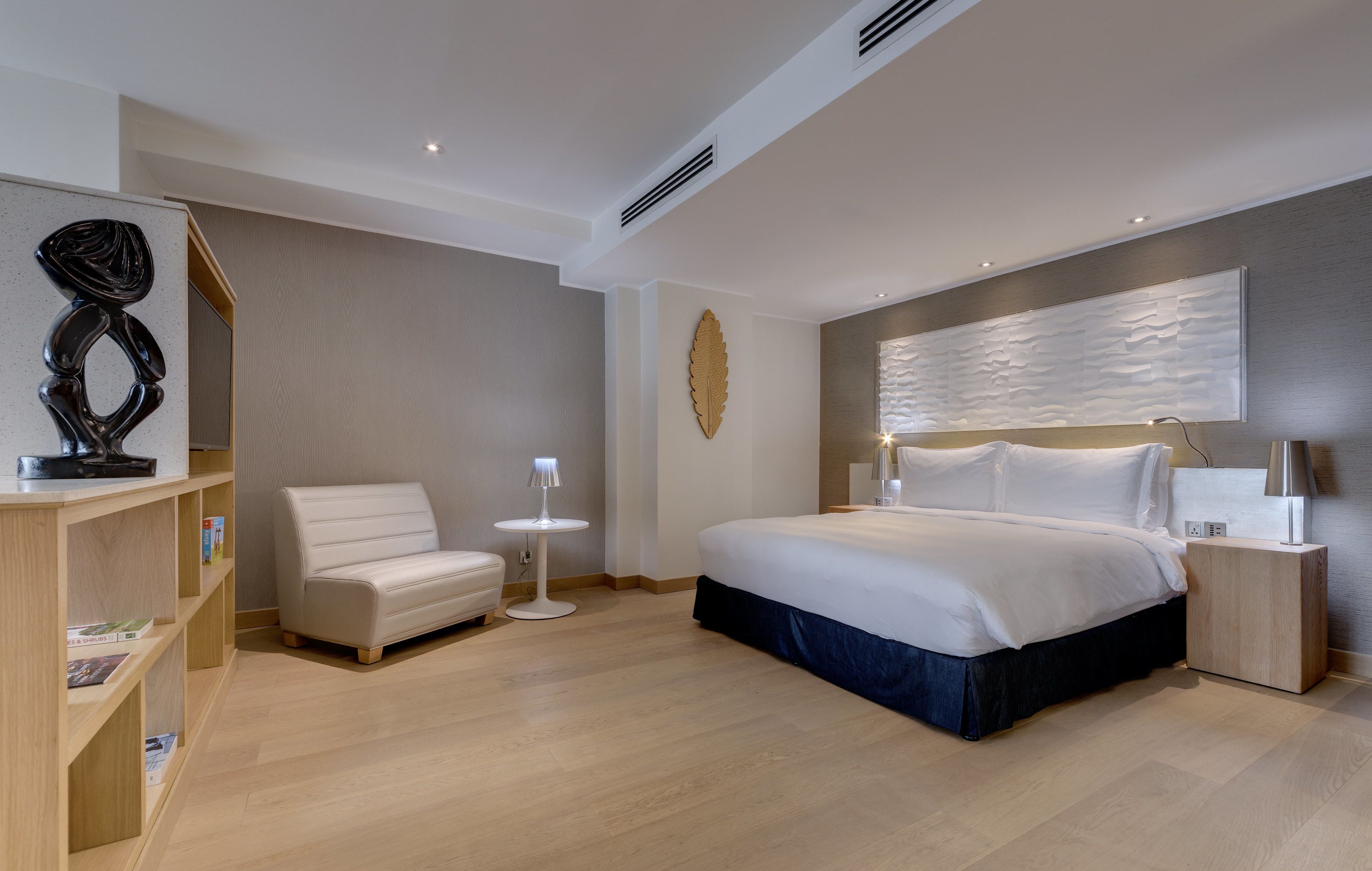 1 bedroom, premium bedding, minibar, in-room safe