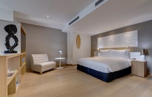 Premium bedding, minibar, in-room safe, individually furnished - Radisson Blu Hotel Nairobi Upper Hill (Nairobi)