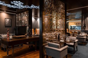 3 Restaurants, Frühstück, Mittagessen, Abendessen, afrikanische Küche