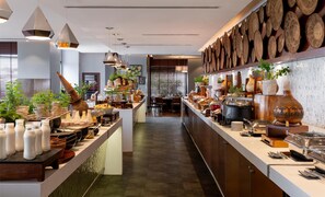 Daily full breakfast (KES 4400 per person)