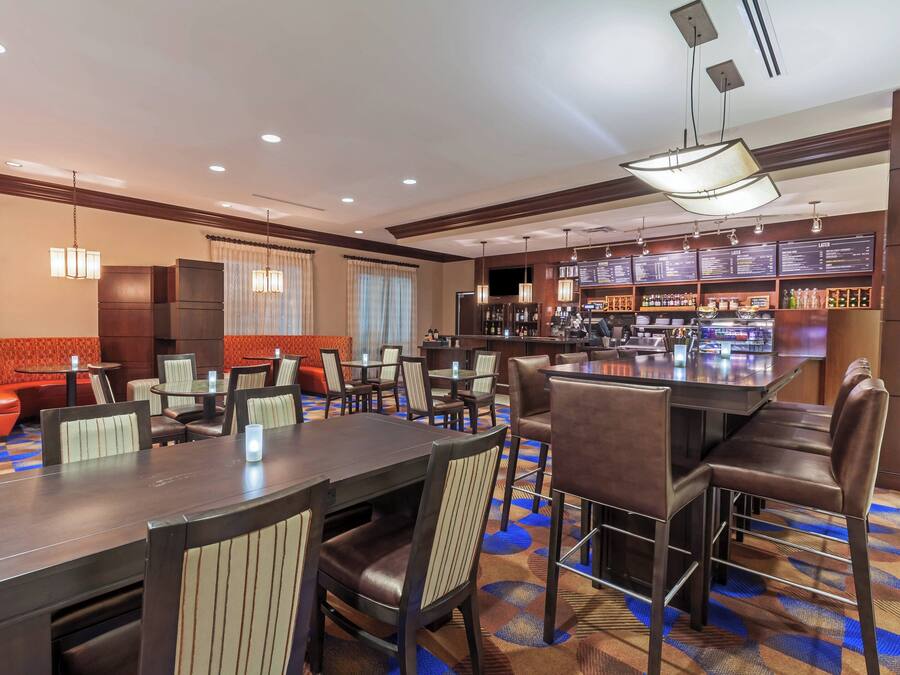 Breakfast and dinner served